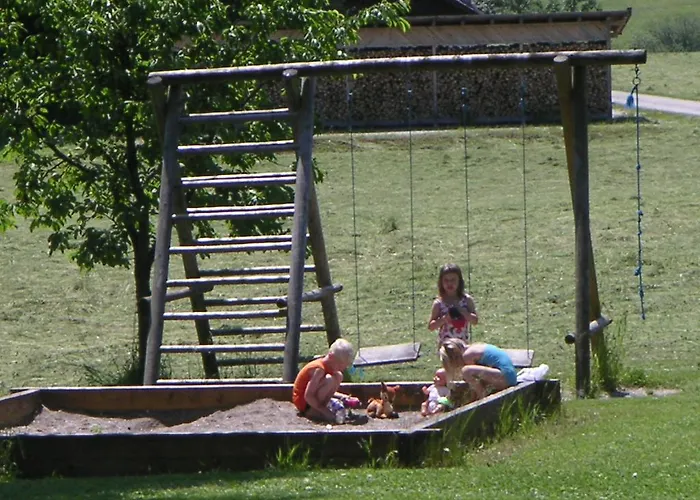 Haus Schoenblick 施特罗布尔